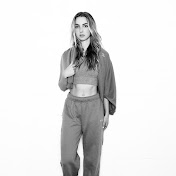 Profile Picture of Julia Donovan (@juliadonovann) on Youtube