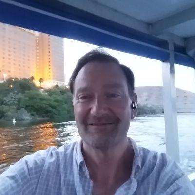 Profile Picture of Mark Sielski (@icemark2la) on Twitter