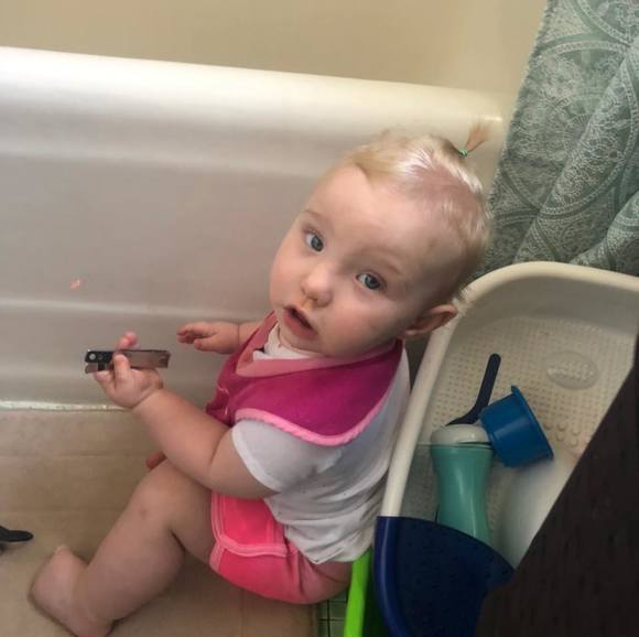 Profile Picture of Elise Devries (@elise_devries) on Poshmark