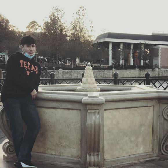 Profile Picture of Jonathan Toro (@jtoro6era) on Poshmark