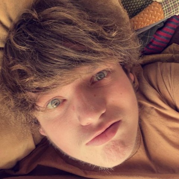 Profile Picture of Ray Wright (@toxicfurball646) on Poshmark