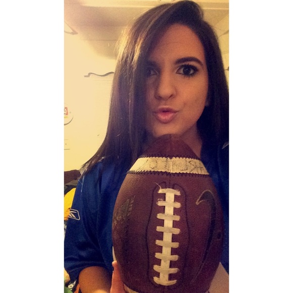 Profile Picture of Julianne Vitone (@jvitone) on Poshmark