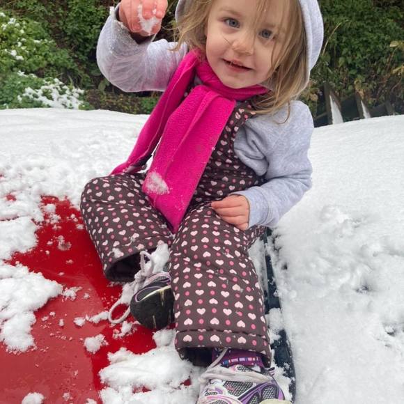 Profile Picture of Danielle Thornsbury (@daniepooo96) on Poshmark