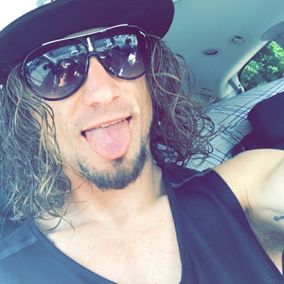 Profile Picture of Andrew Koning (@koningandrew) on Poshmark