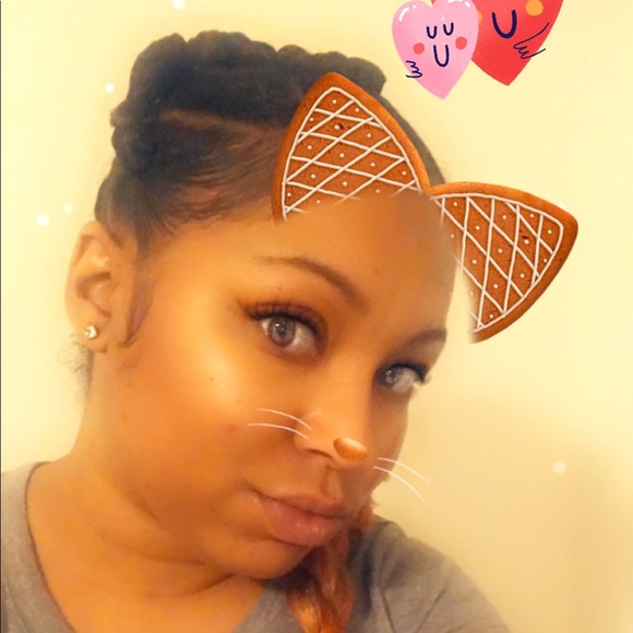 Profile Picture of Michaela Womack (@m3womack) on Poshmark