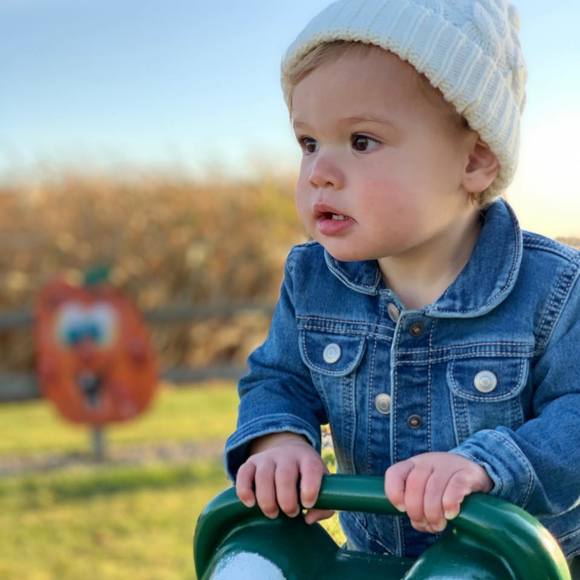 Profile Picture of Erik Struebing (@estrbing) on Poshmark