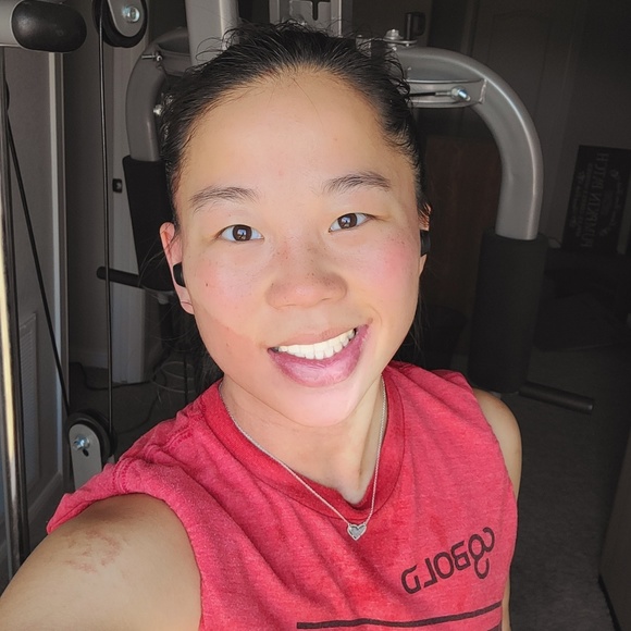 Profile Picture of Zi lin Higbie (@zihigbie) on Poshmark