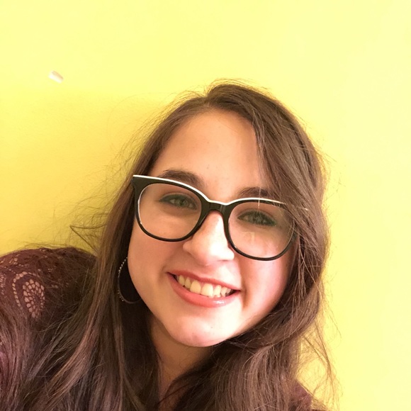 Profile Picture of Jessica Rowzer (@rowzerjessica) on Poshmark