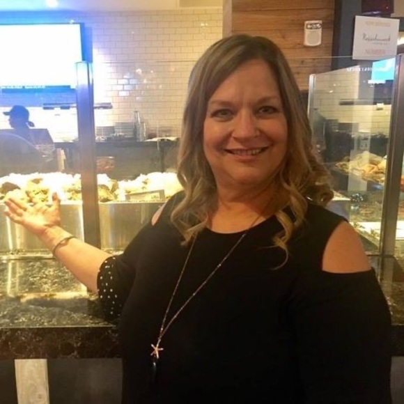 Profile Picture of Deborah Barefoot (@deborahbaref764) on Poshmark