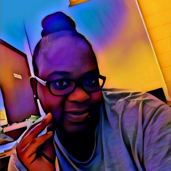 Profile Picture of Dominique Allen (@mzallen85) on Poshmark