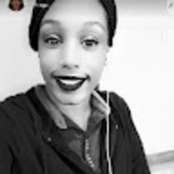 Profile Picture of Jada Alexander (@jadaalexande163) on Poshmark