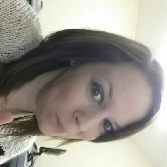 Profile Picture of Nicole Tolvstad (@cole3255) on Poshmark