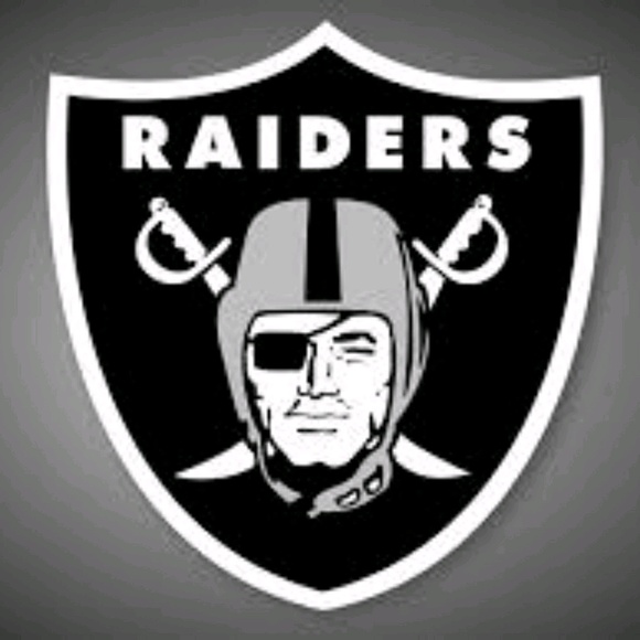 Profile Picture of Joel Tovar (@jo3ltc) on Poshmark