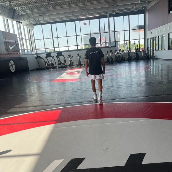 Profile Picture of Andres Anastasi (@andresanastasi) on Poshmark