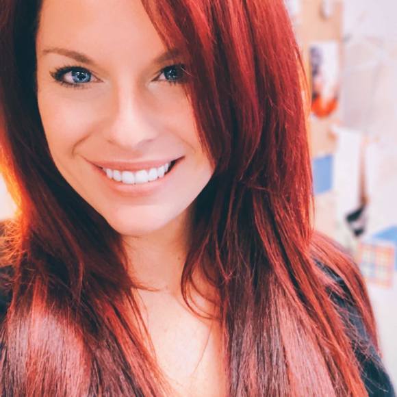 Profile Picture of Lindsey Heefner (@lindseyheefner) on Poshmark