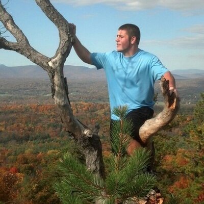 Profile Picture of Ey! Bob. (@RobbMarshall40) on Twitter