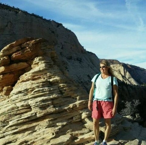 Profile Picture of Lisa Huntsman (@merahba6) on Poshmark