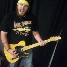 Profile Picture of Hunter Stiles (@TheBeardedOne94) on Twitter