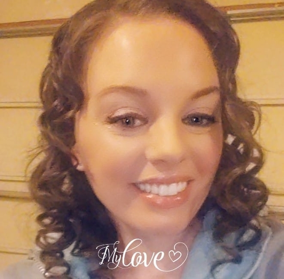 Profile Picture of Tanya Winkowski (@twinkowski) on Poshmark
