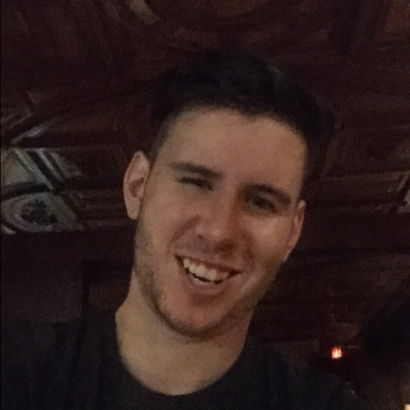 Profile Picture of Matthew rowan Christensen (@matthewrowan) on Poshmark