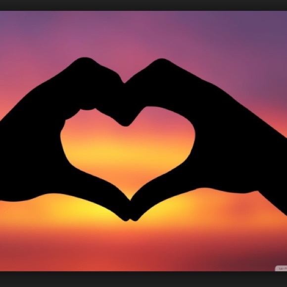 Profile Picture of Mia Colicci (@miamia223) on Poshmark