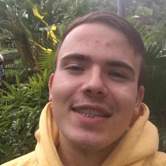 Profile Picture of Christian Everhart (@aka_clover) on Poshmark