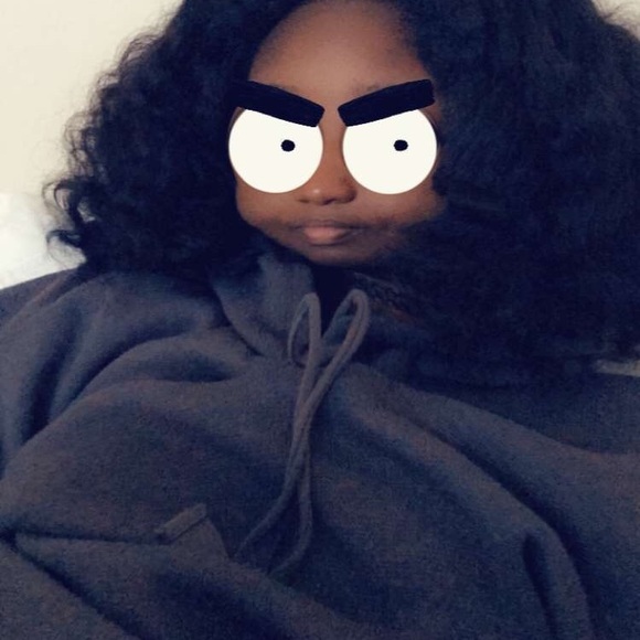 Profile Picture of Micah Elise (@micahelise) on Poshmark