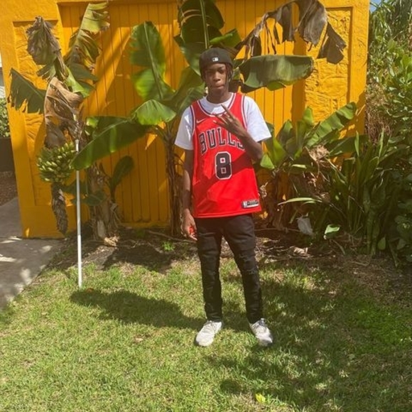 Profile Picture of Marshawn Fortner (@mfortner9098) on Poshmark