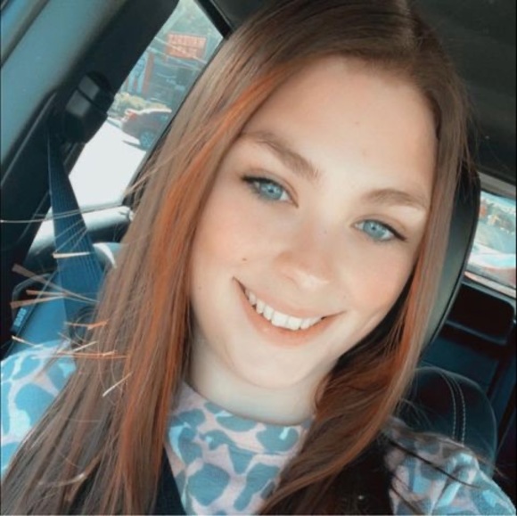 Profile Picture of Mackenzie Sutton (@mackenziesut633) on Poshmark
