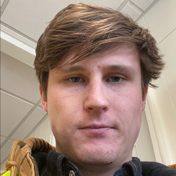 Profile Picture of Ian Howard (@ianian15) on Poshmark