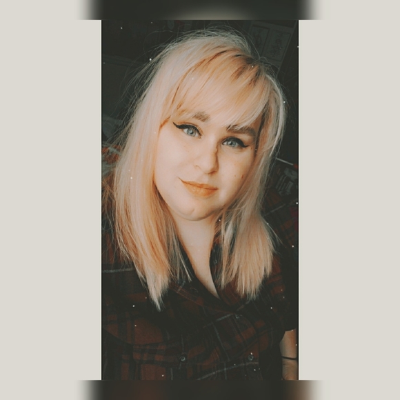 Profile Picture of Sophia Riegel (@soph48) on Poshmark