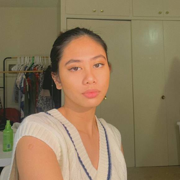 Profile Picture of Mecah Zambrona (@zmecah) on Poshmark