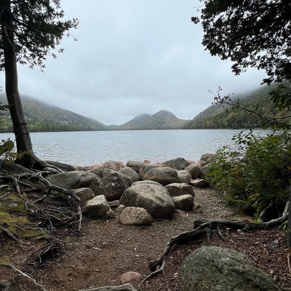 Profile Picture of Noah Burby (@nburby) on Poshmark