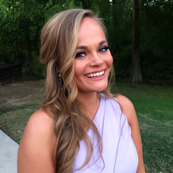 Profile Picture of Kimbre Fleck (@kimbrewat) on Poshmark