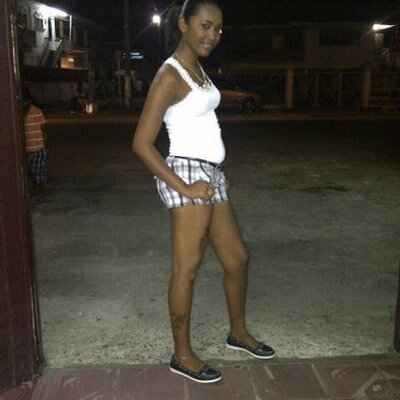 Profile Picture of Maryann Sinclair (@BedroomBully94) on Twitter