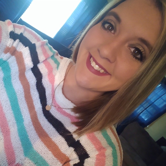 Profile Picture of Chloe Bryant (@chloedayne25) on Poshmark