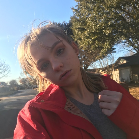 Profile Picture of Hope Tanski (@hhhopey) on Poshmark