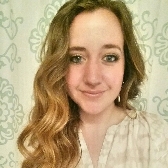 Profile Picture of Kate Oconor (@kate234) on Poshmark