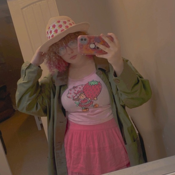 Profile Picture of Ava Garrison (@sbibbles966) on Poshmark