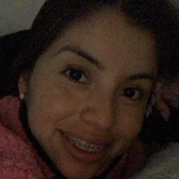 Profile Picture of Alison Zamora rocha (@azrocha43) on Poshmark