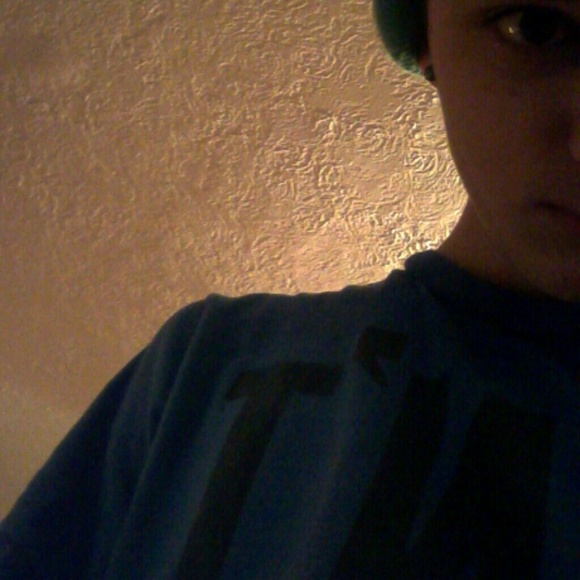 Profile Picture of Andrew Zawistowski (@bongrips4jesus) on Poshmark