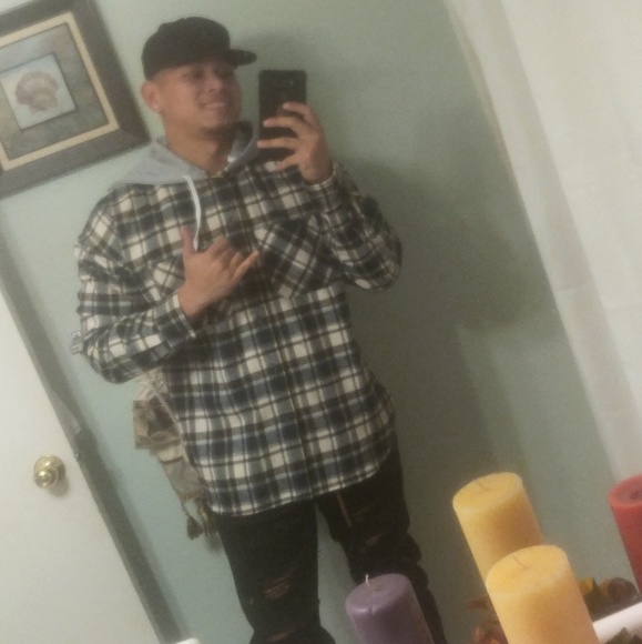 Profile Picture of Kevin Ragasa (@ragasakevin24) on Poshmark