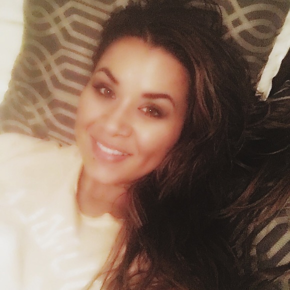 Profile Picture of Tiffani Lindstedt (@tiffanil) on Poshmark