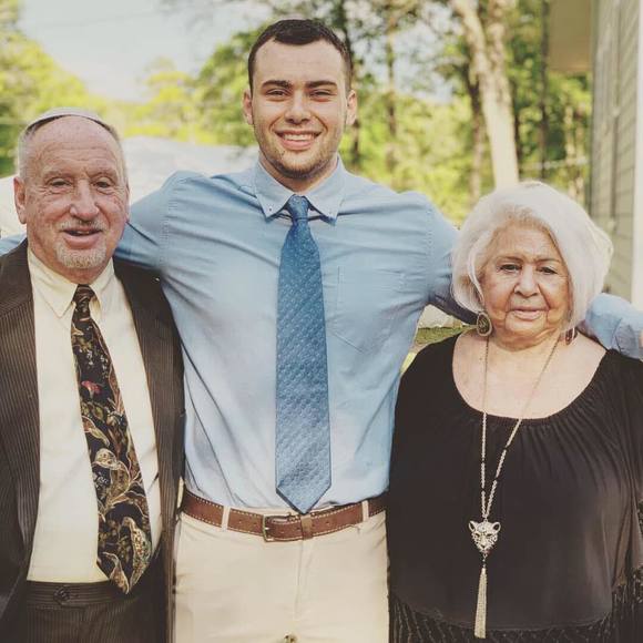 Joseph Parascando - Poshmark Profile Picture of Joseph Parascando (@j_parascando) on Poshmark