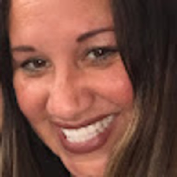 Profile Picture of Alessandra edwards Edwards (@prsunshine314) on Poshmark