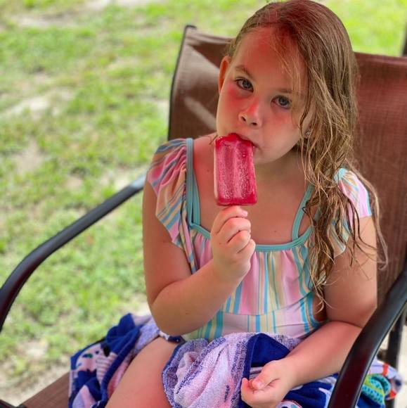 Profile Picture of Danielle Ginnever (@dginnever) on Poshmark