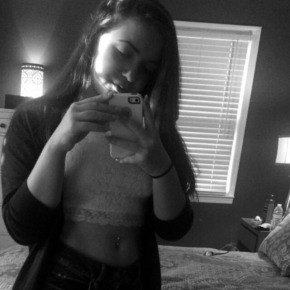 Profile Picture of Emma Birchler (@birchler99) on Poshmark