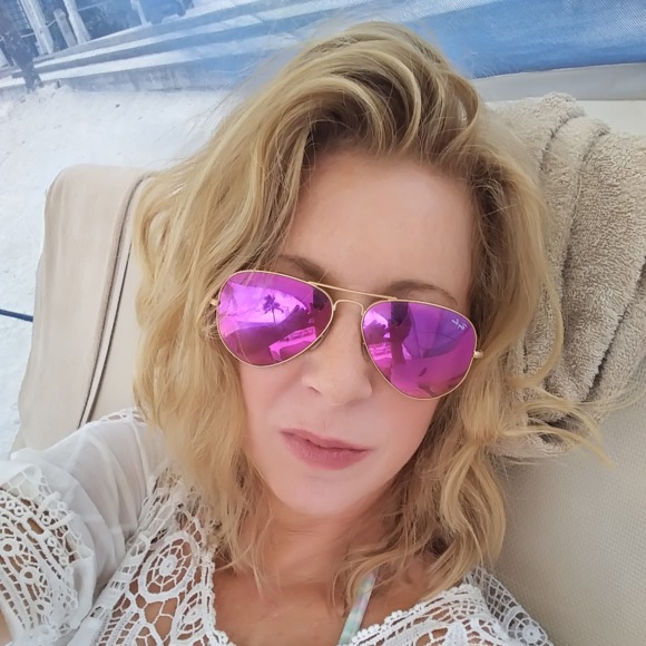 Profile Picture of Christina Sekerak (@csekerak) on Poshmark