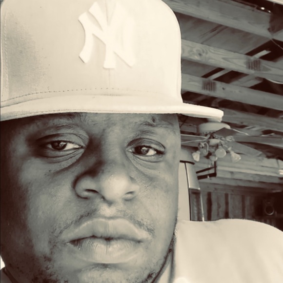 Profile Picture of Tyrell Moore (@denard804) on Poshmark