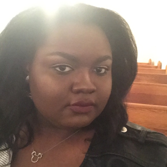 Profile Picture of Kelly Wilkins (@knicole620) on Poshmark